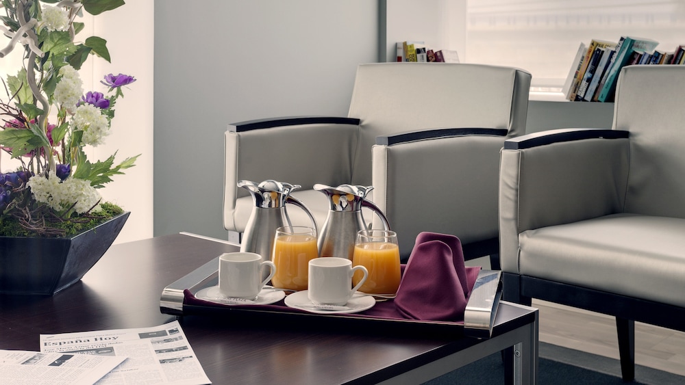 Crowne Plaza Madrid Airport Hotel 55/76