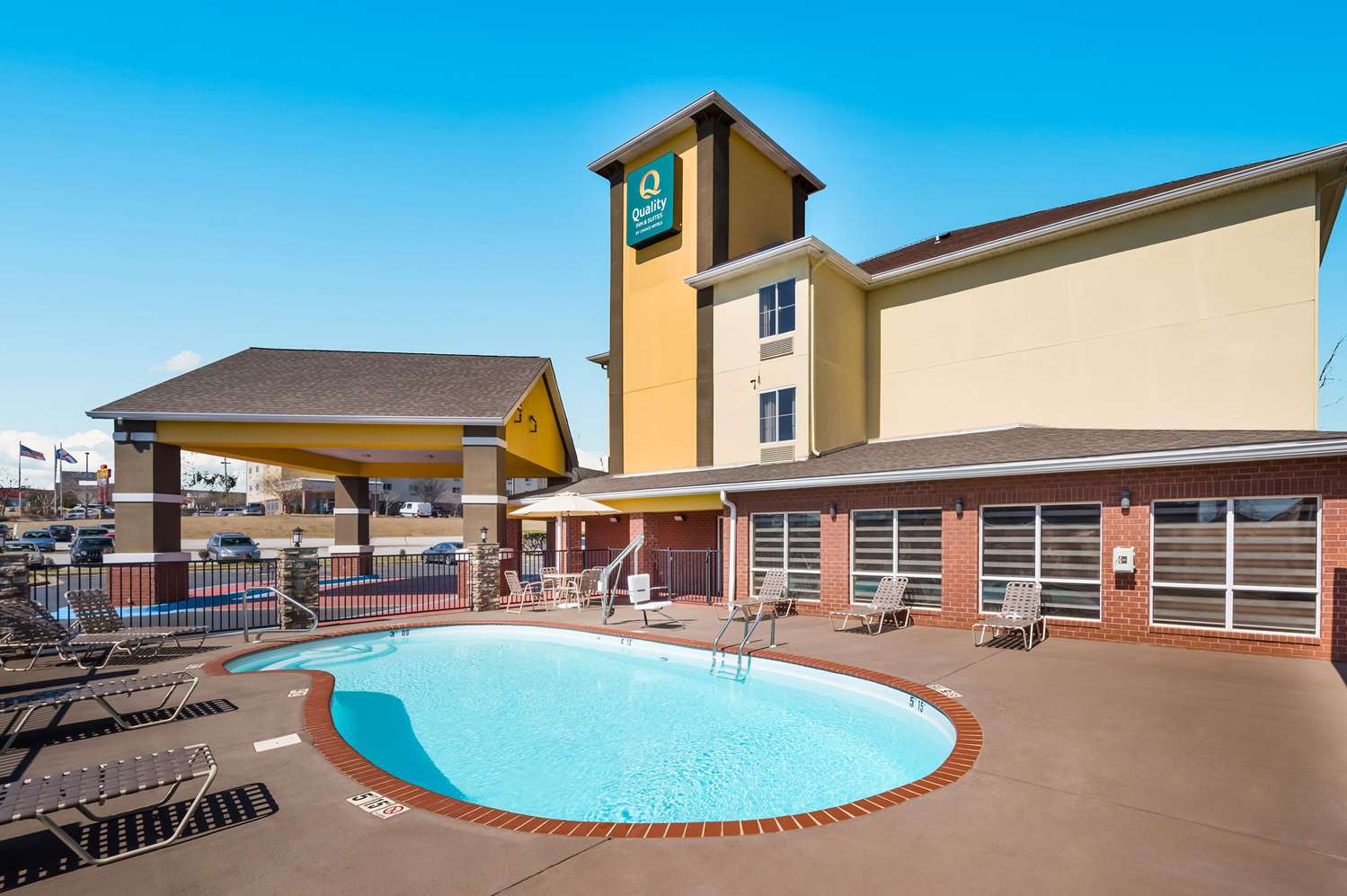 Quality Inn & Suites Huntsville Research Park Area 21/22