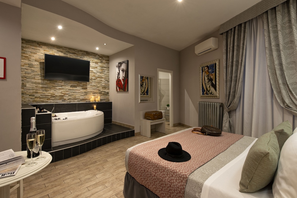 Five Rooms Rome 41/63