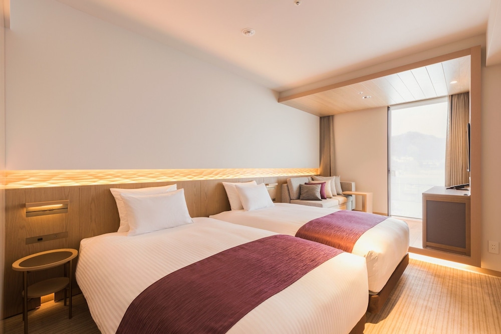 Moderate, Twin Beds