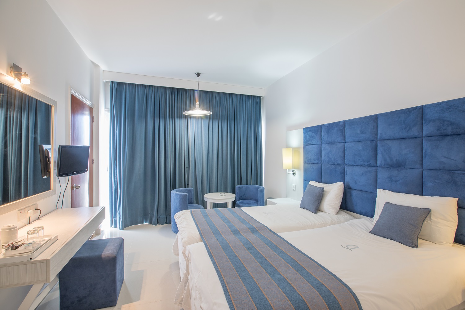 TWIN ROOM INLAND VIEW