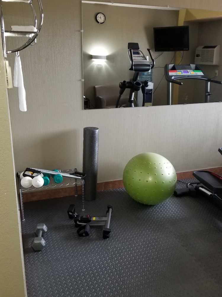Days Inn by Wyndham Fort Collins 38/75