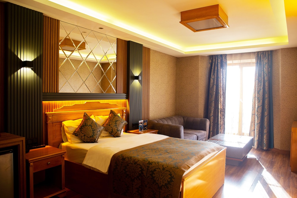 Emirtimes Hotel Tuzla 27/79