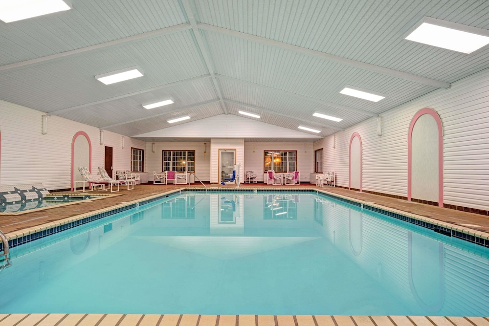 Travelodge by Wyndham Red Wing 8/15