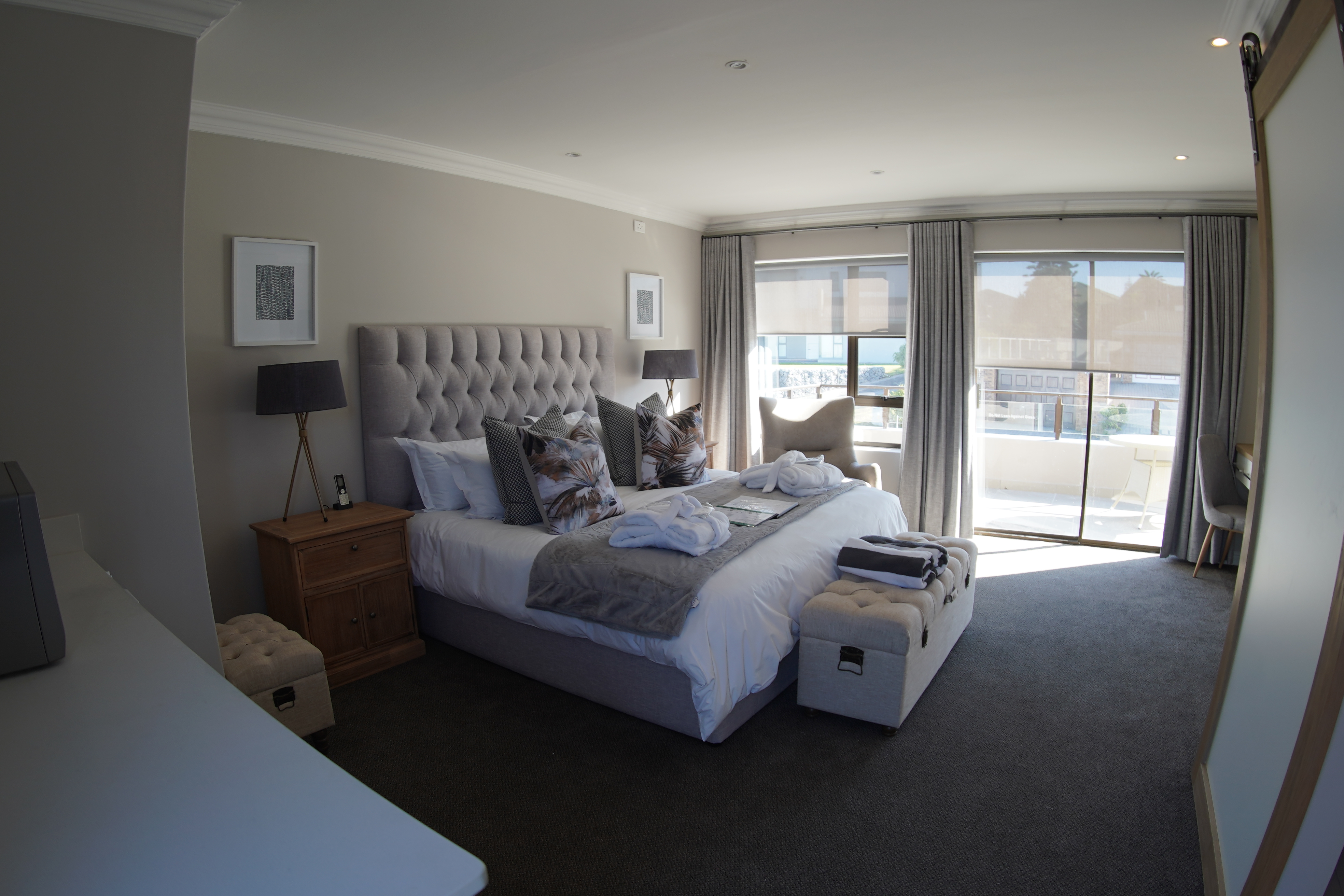 Bay Lodge on the Beach 4/50