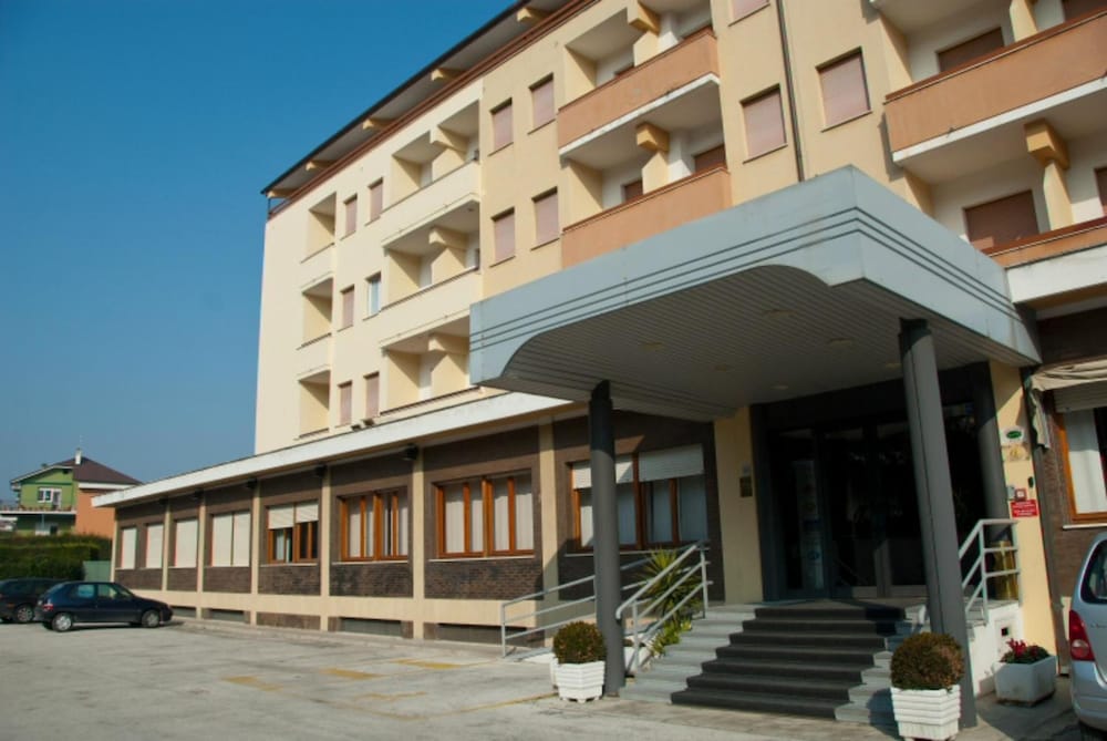 Hotel Touring Falconara Marittima 3/36