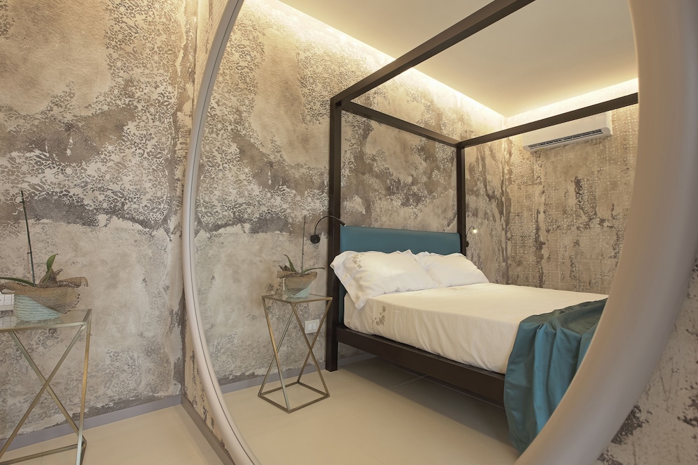 Hedoné Design Experience B&B 50/50