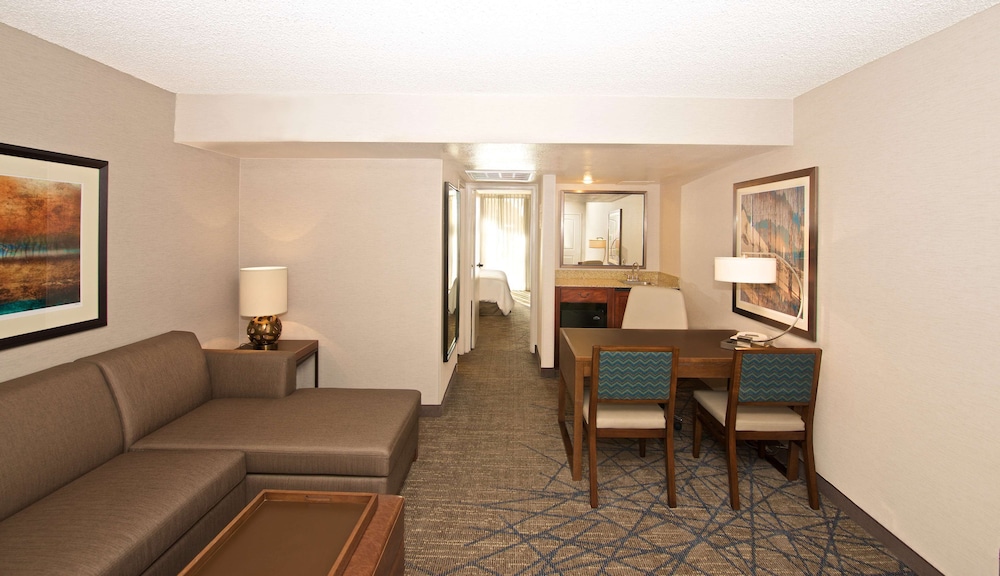 Embassy Suite Hotel Colorado Springs 31/68