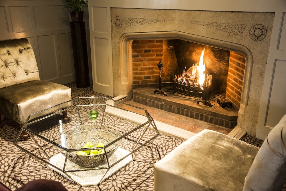 Hogarth S Stone Manor 43/73