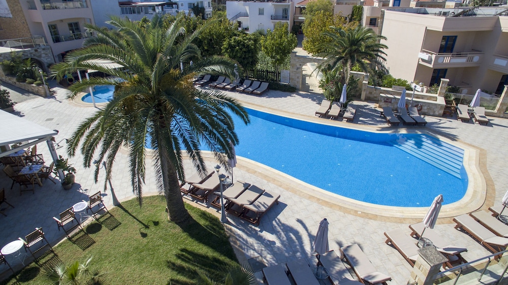 Isida Hotel 45/50