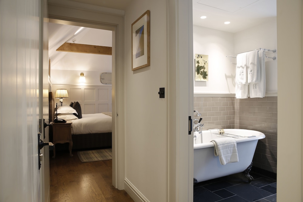 Hurley House Hotel 69/70