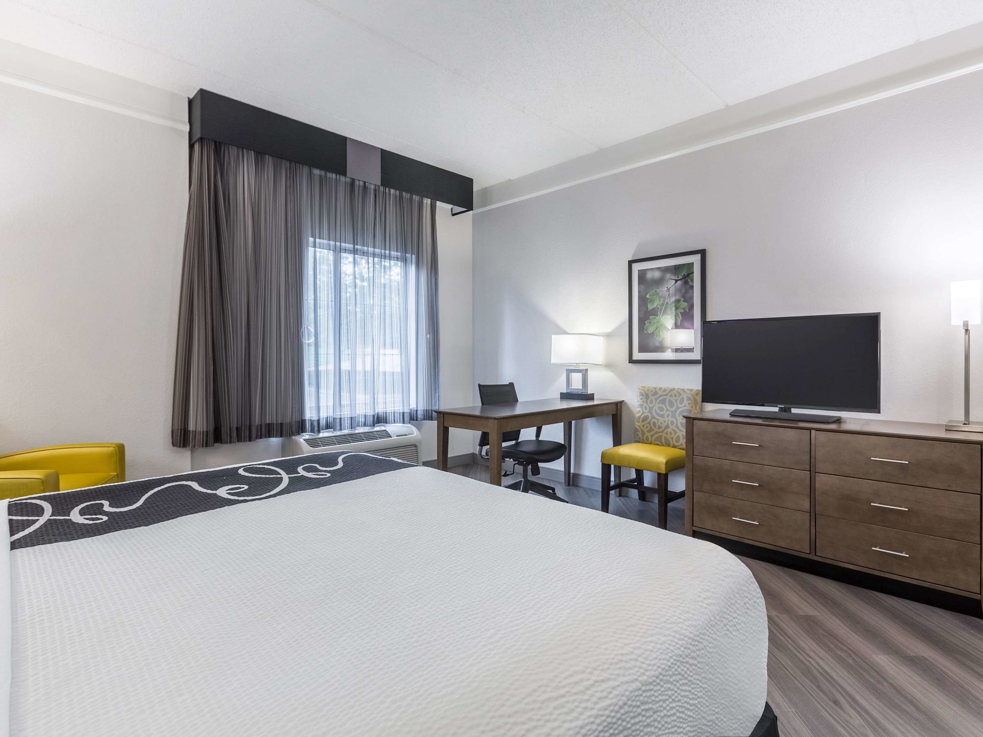 Deluxe, King Bed