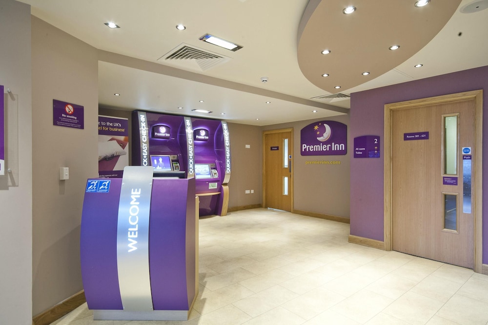 Premier Inn Edinburgh City Centre (Princess Street) 6/45