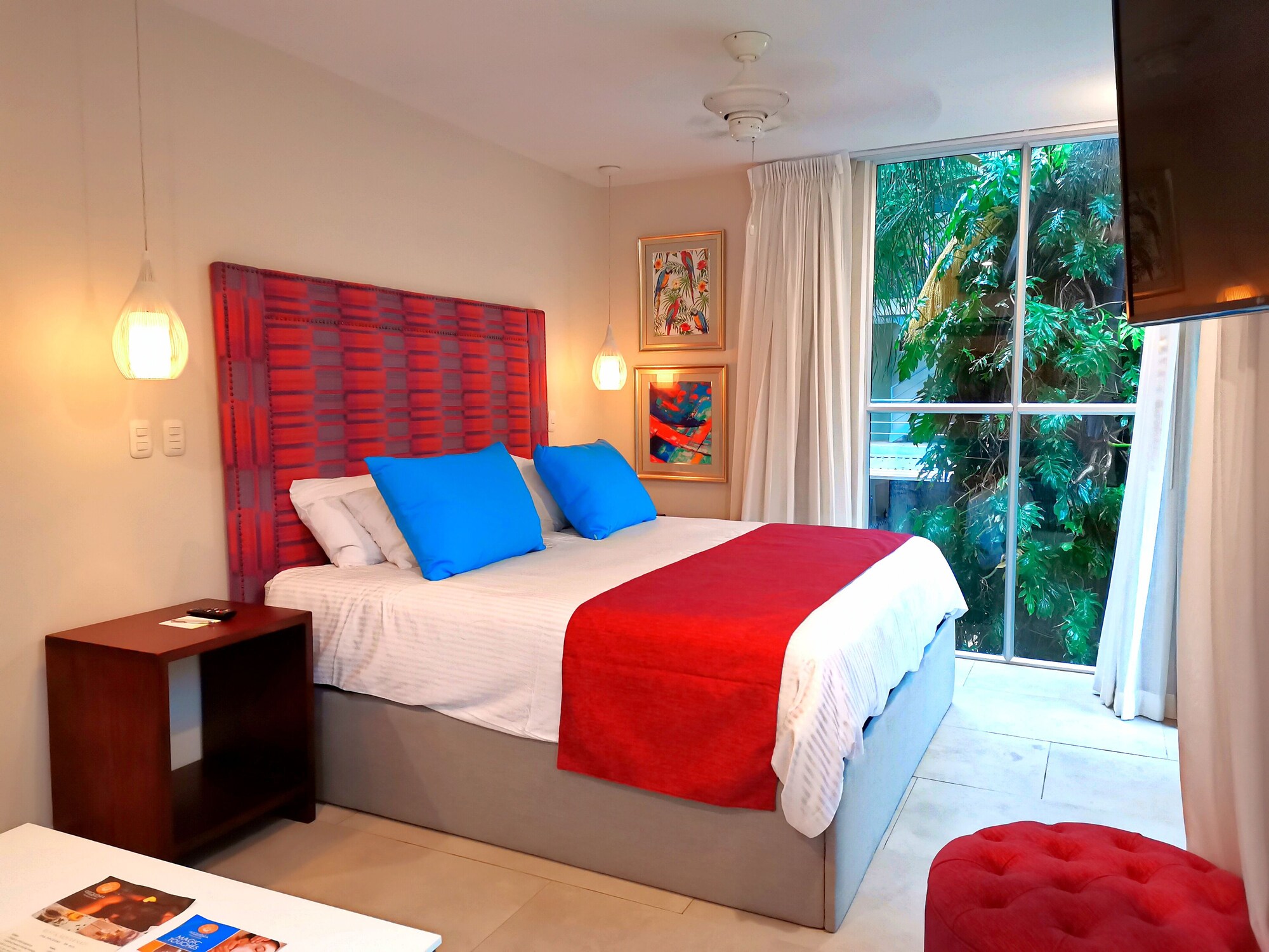 Iguana, Suite, King Bed