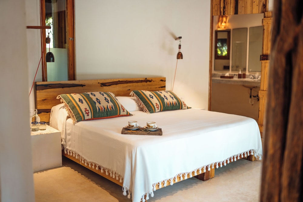 Maya, House, King Bed, Partial Ocean View، Hotel Poc Na 4/8