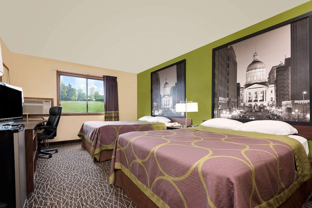 Super 8 by Wyndham Muncie/Ball St. College Area 11/24