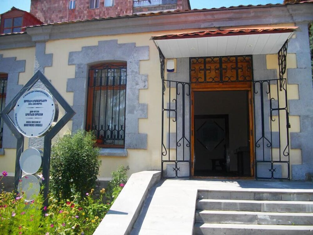 Grace Kecharis in TSAGHKADZOR