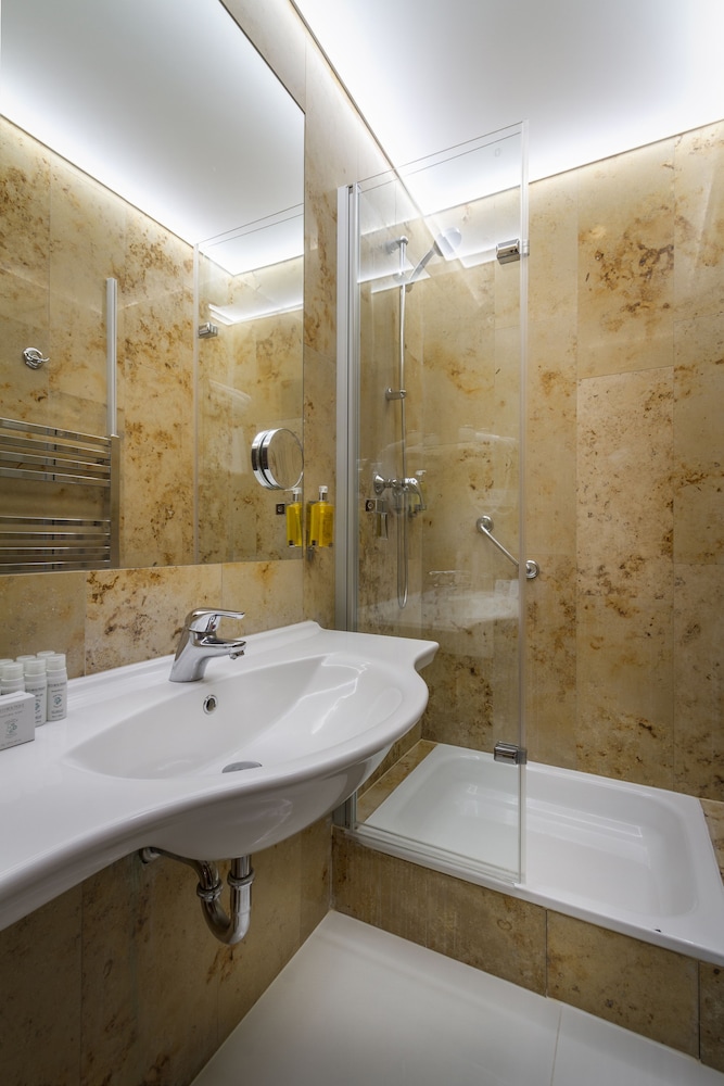 Hotel Clementin 20/21