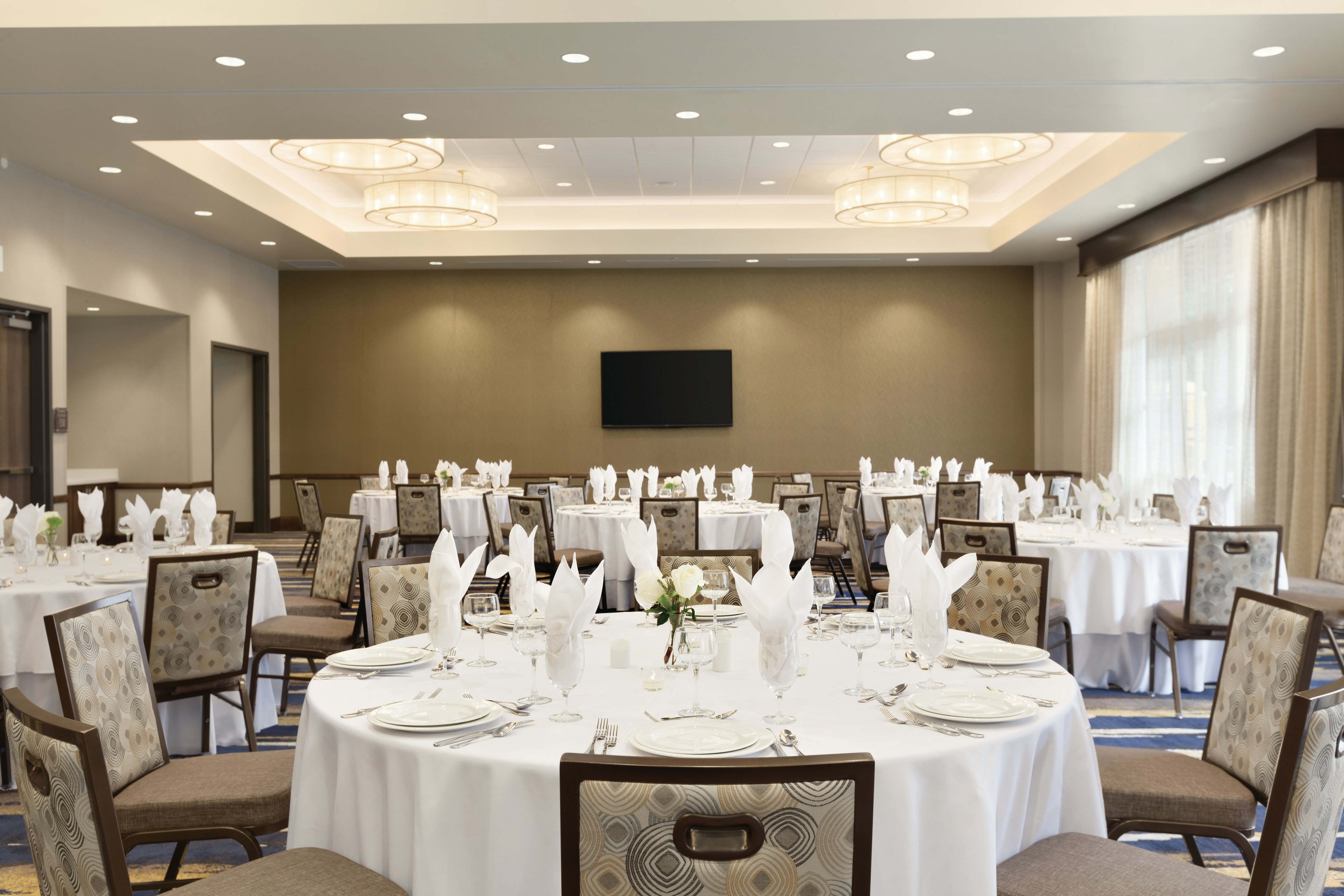 Embassy Suites By Hilton Portland Hillsboro 22/27