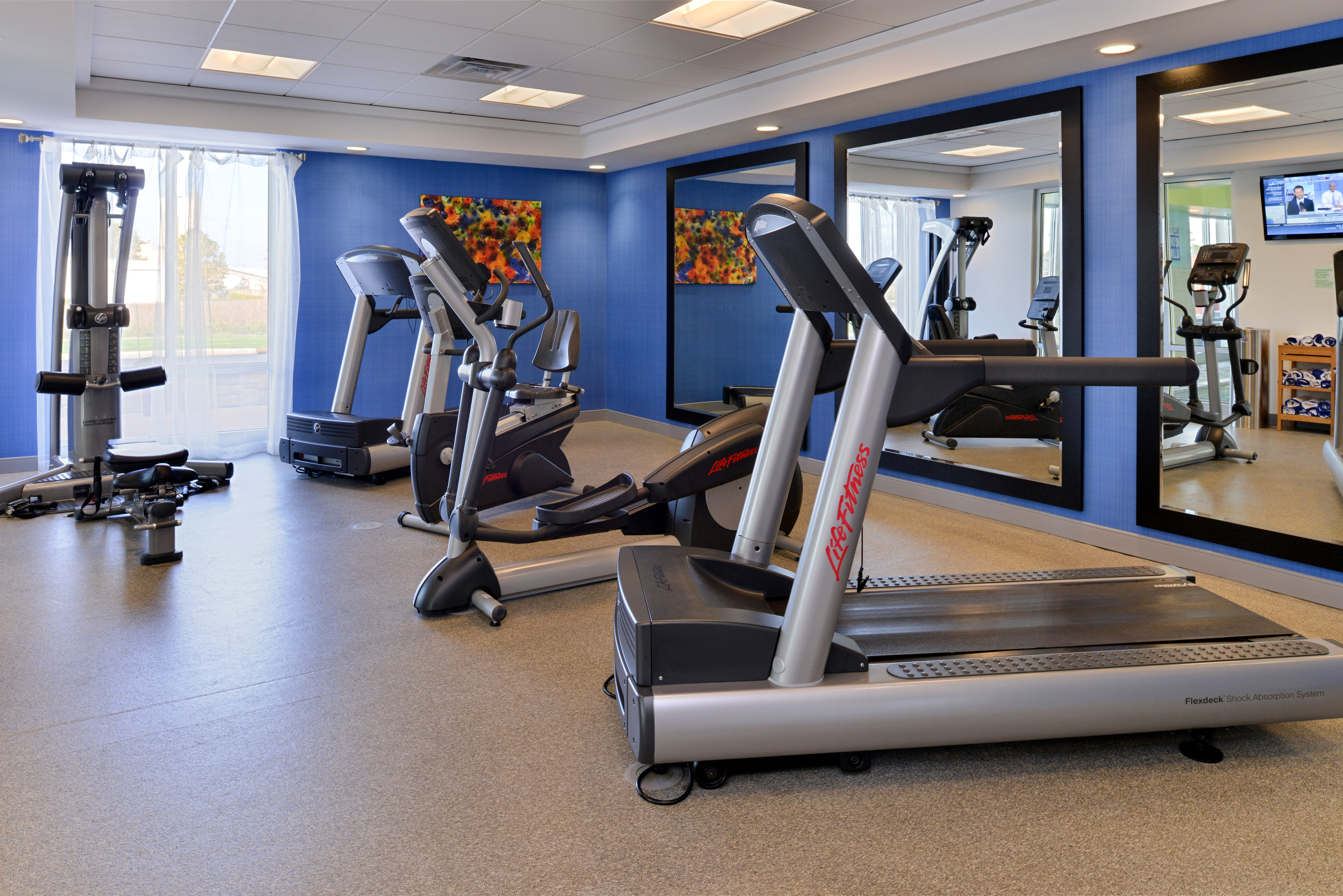 Holiday Inn Express Hotel and Suites Terre Haute 44/73