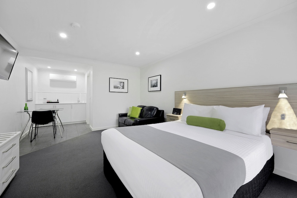 HAMILTON LONSDALE MOTEL 17/58