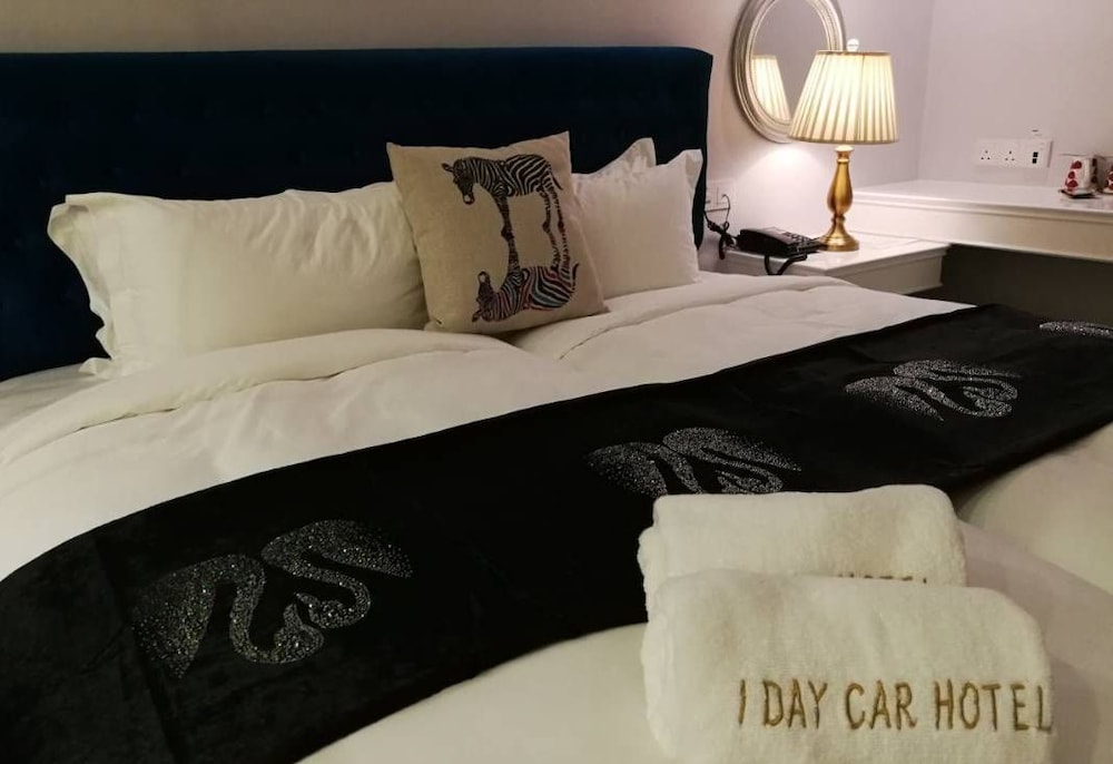 1 Day Car Hotel Station 18 18/38