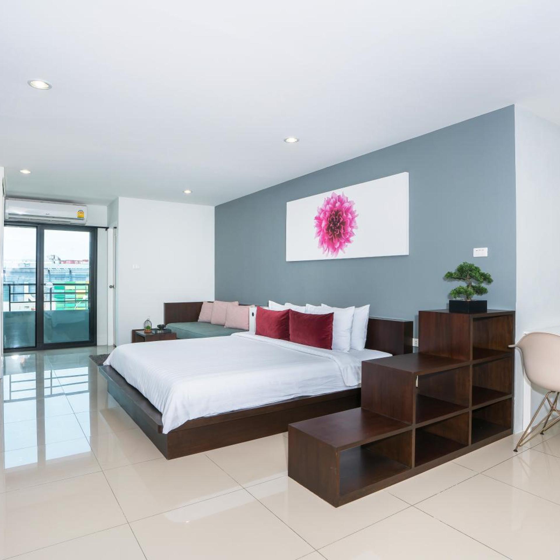 JUNIOR SUITE, KING BED