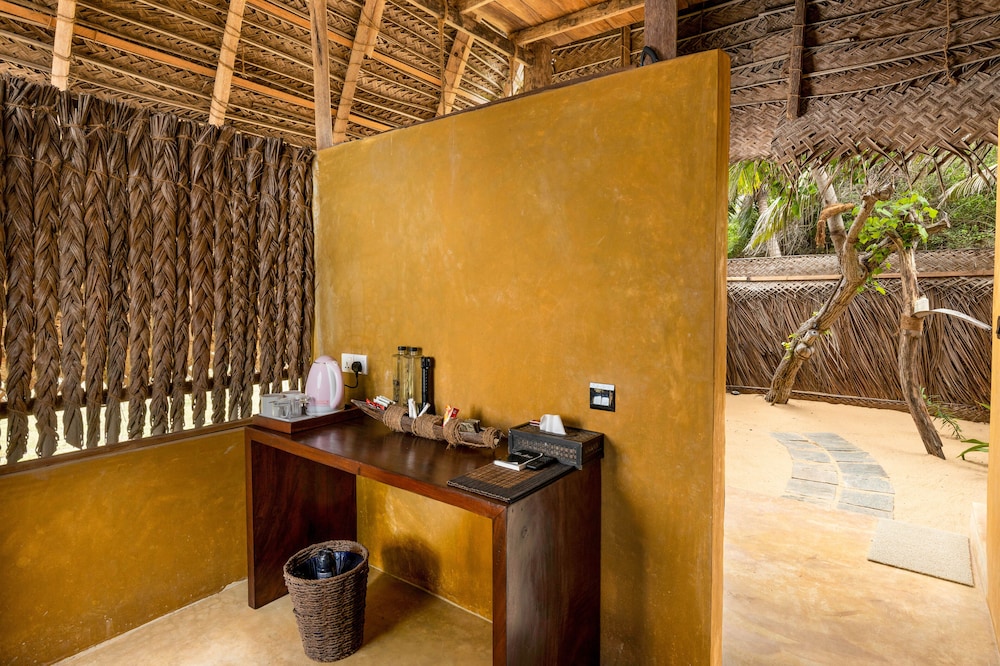 Elements Beach & Nature Resort 5/50