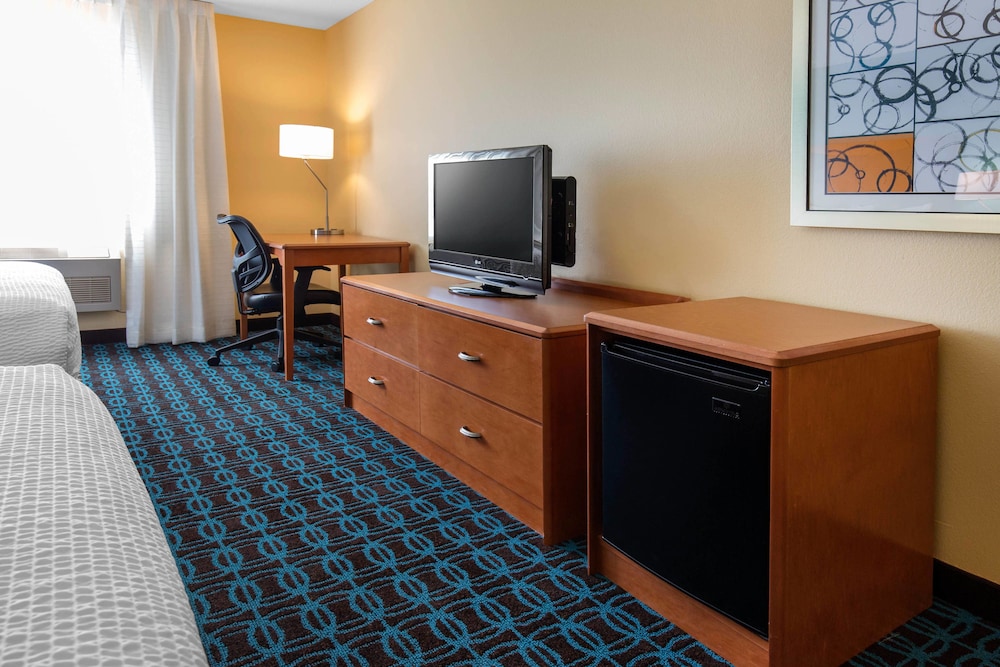 AmericInn by Wyndham St. Cloud MN Shopping Area 46/51