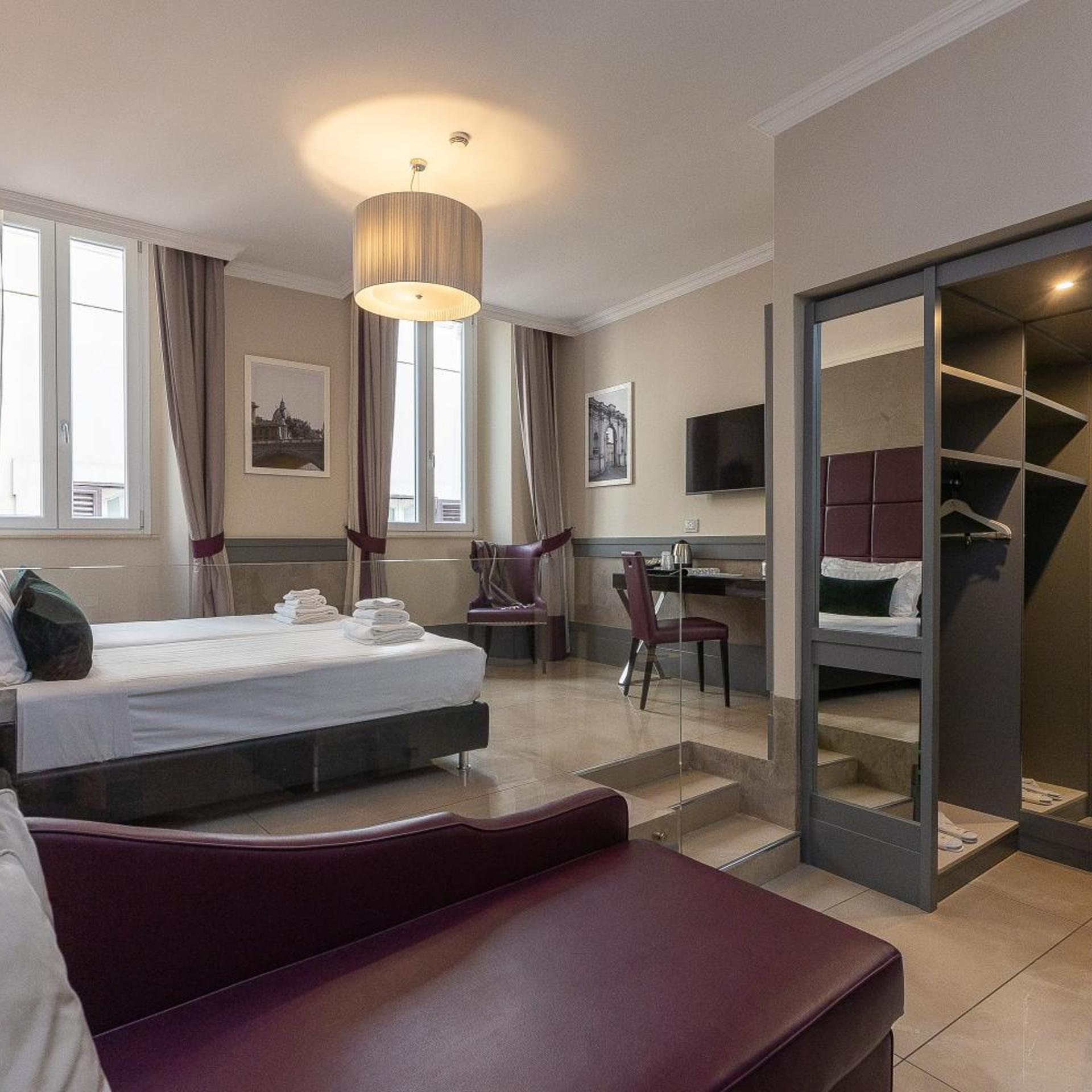 Room, Triple, Bathtub, Hotel Castellino Roma 4/10