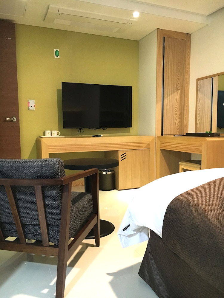 K Tourist Hotel 20/24