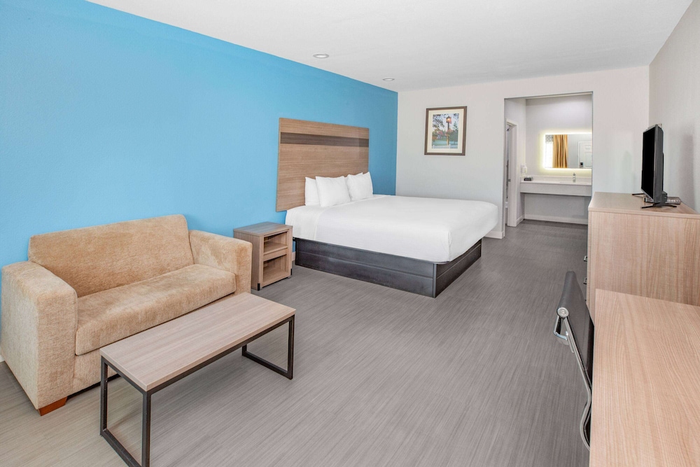 Baymont by Wyndham Freeport Texas 14/50