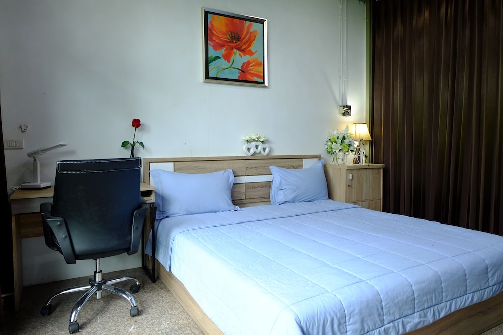 Sirimongkol Resort 18/51