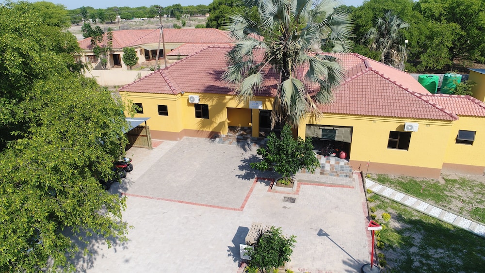 Maun Executive Inn 25/26