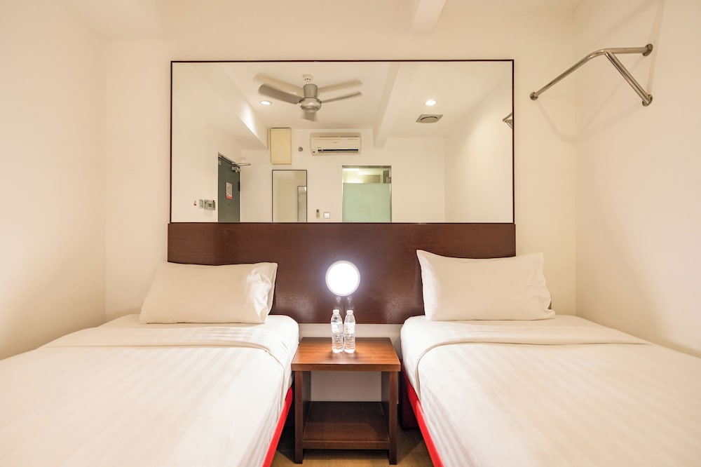 Room, Twin Beds, No Window