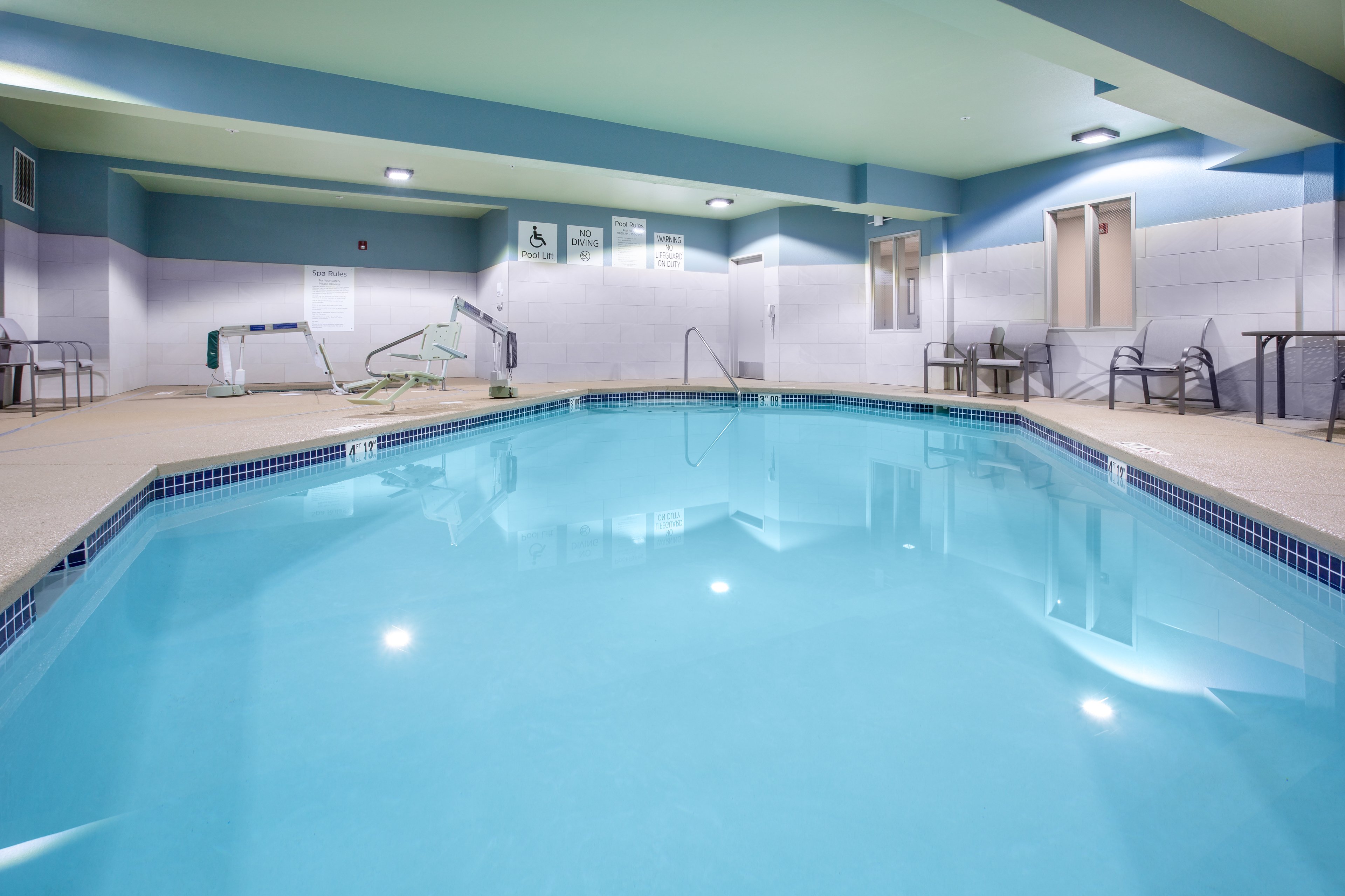Holiday Inn Express And Suites Lincoln City 16/27