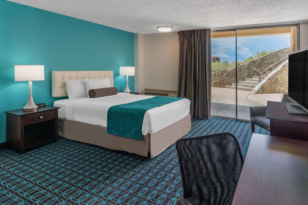 Hotel 505 10/49