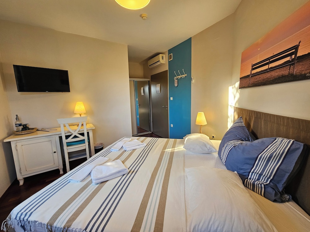 Hullam Villa 15/47
