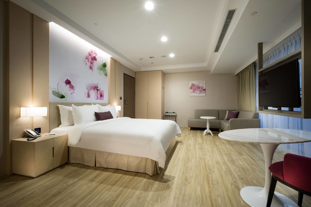 Hua Hotel 27/67