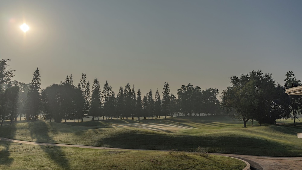 Eagleton - The Golf Resort 53/55