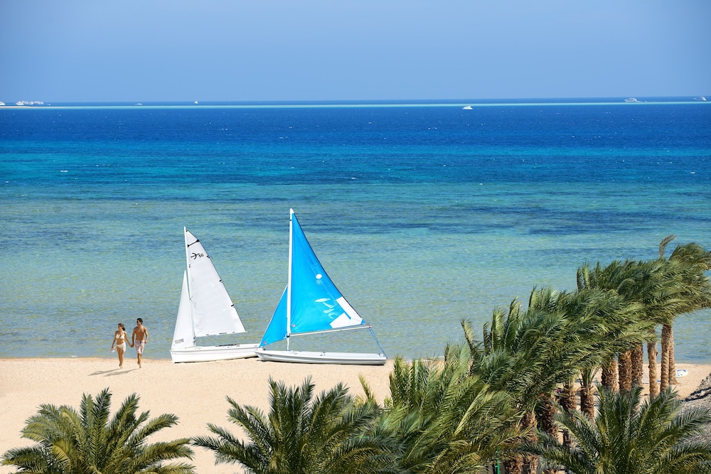 Amwaj Beach Club Abu Soma 45/50