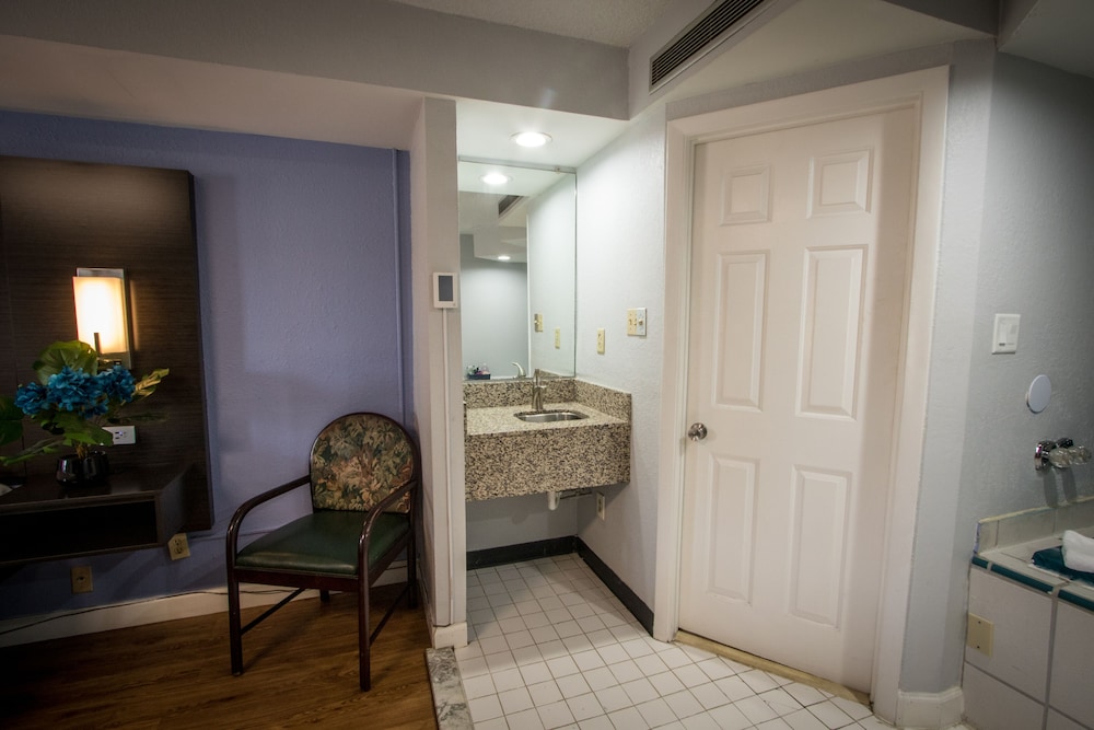 Envi Boutique Hotel 57/74