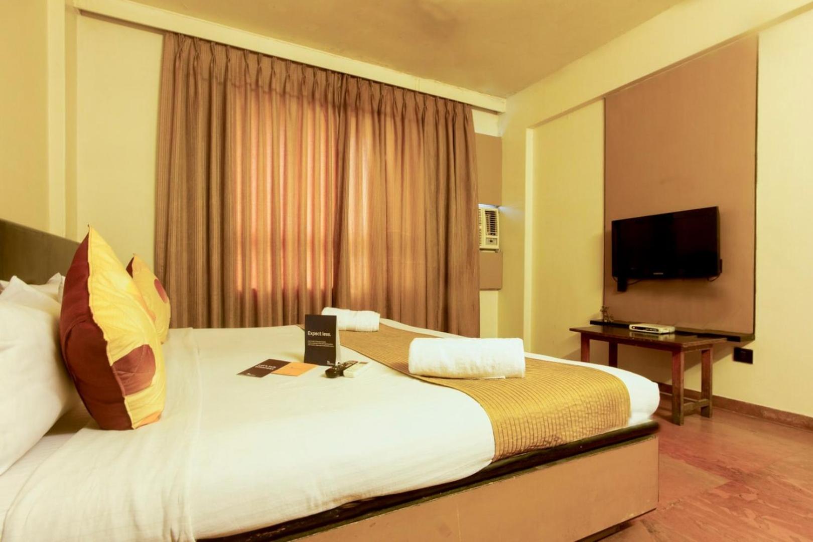 Oyo 17243 Hotel Celebration Inn 18/29