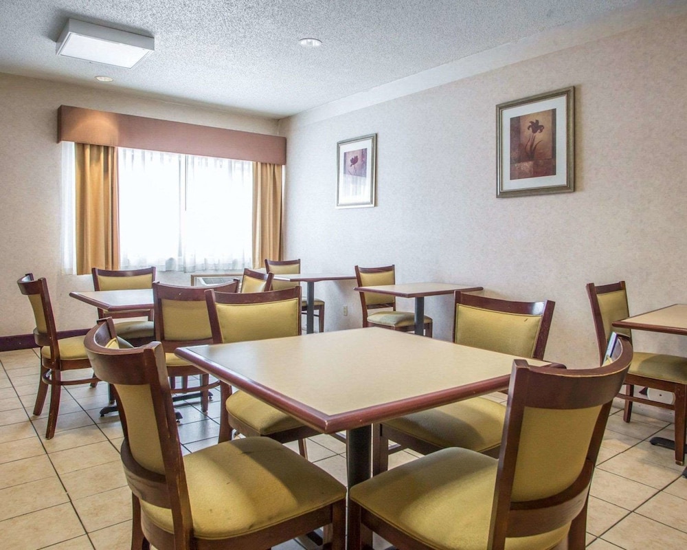 Quality Inn Merrillville 21/35