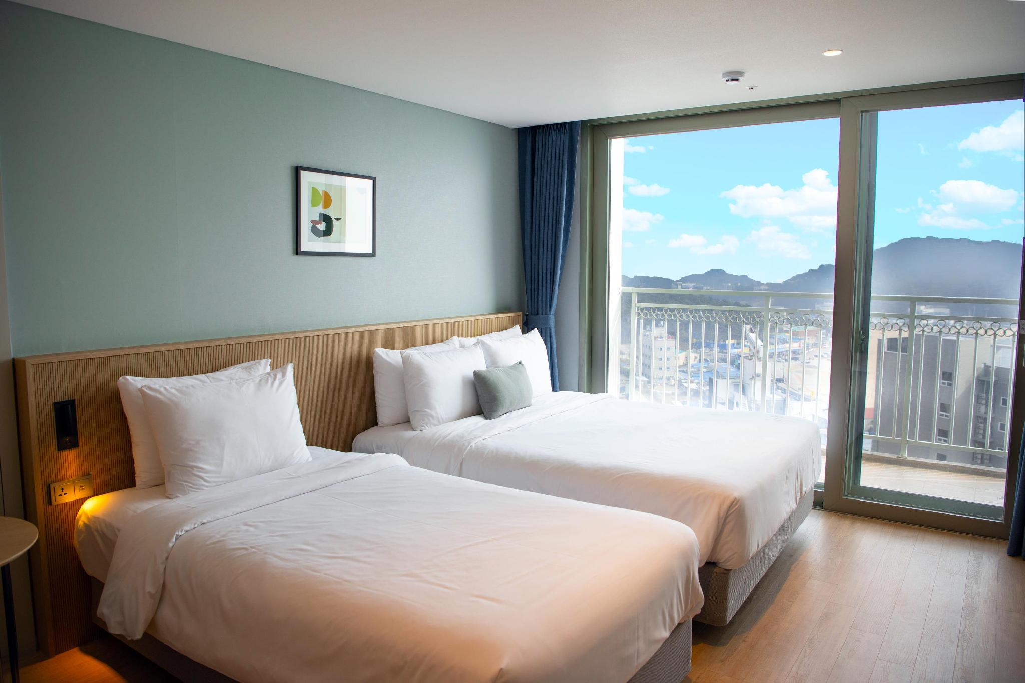 Urban, Family, Single Bed, Ocean View