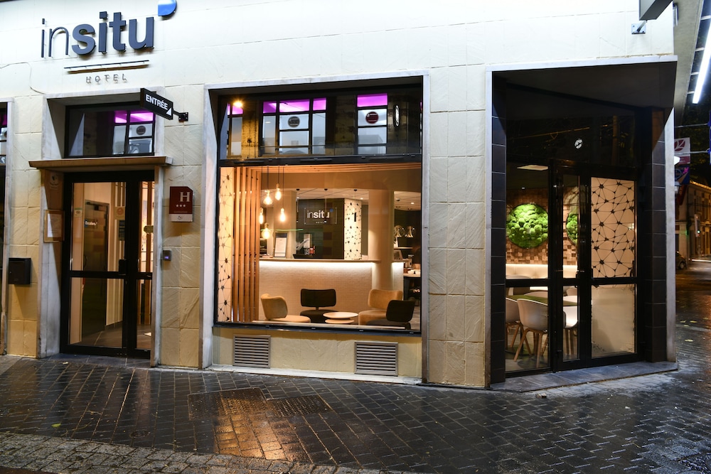 In Situ Hotel 3/50