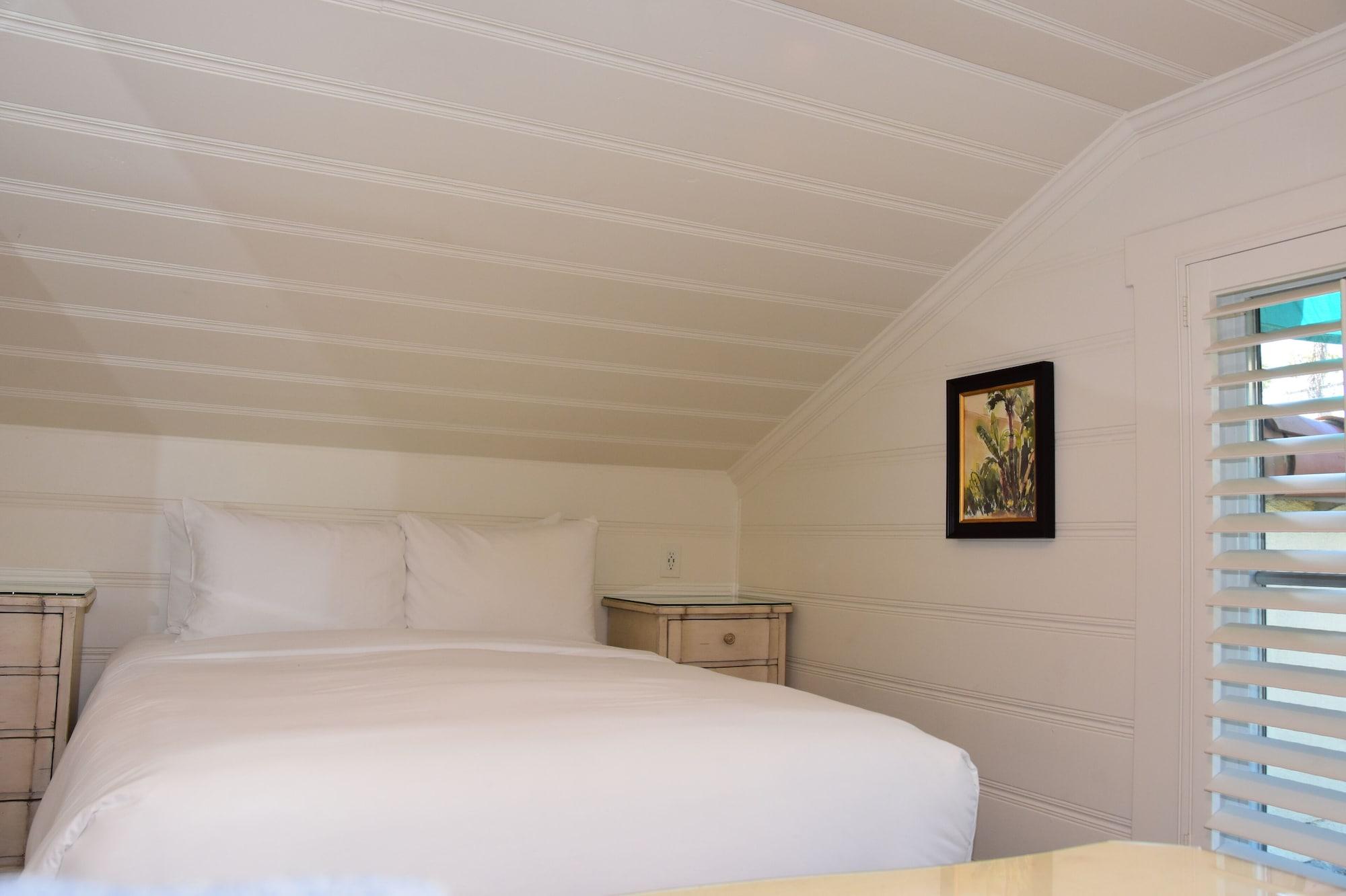 2 Bedrooms, Loft, Water, Suite, Ground Floor