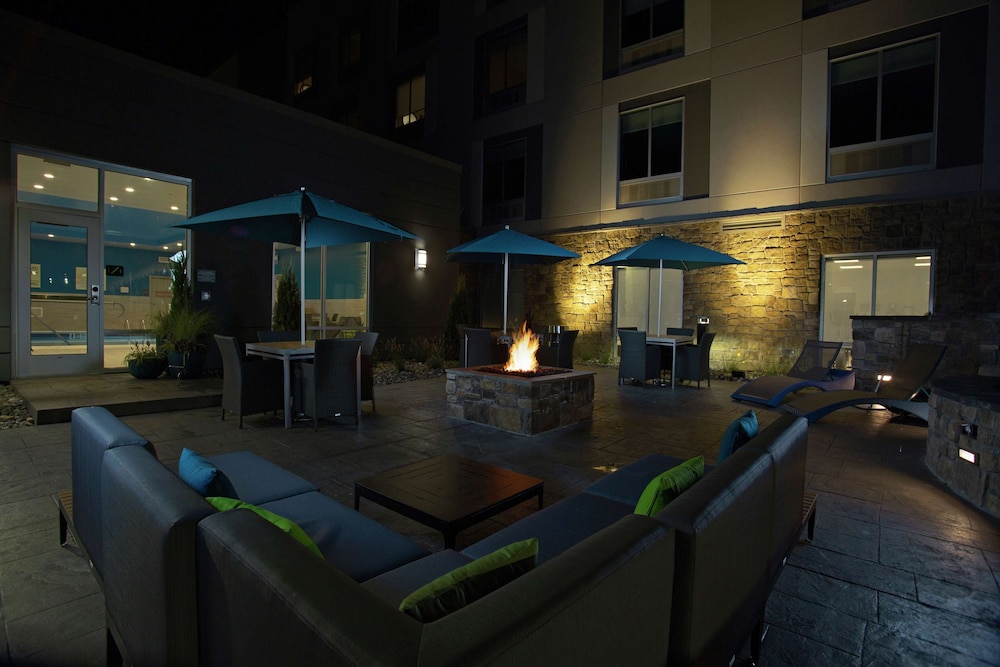 Hampton Inn Suites Kutztown Pa 21/46