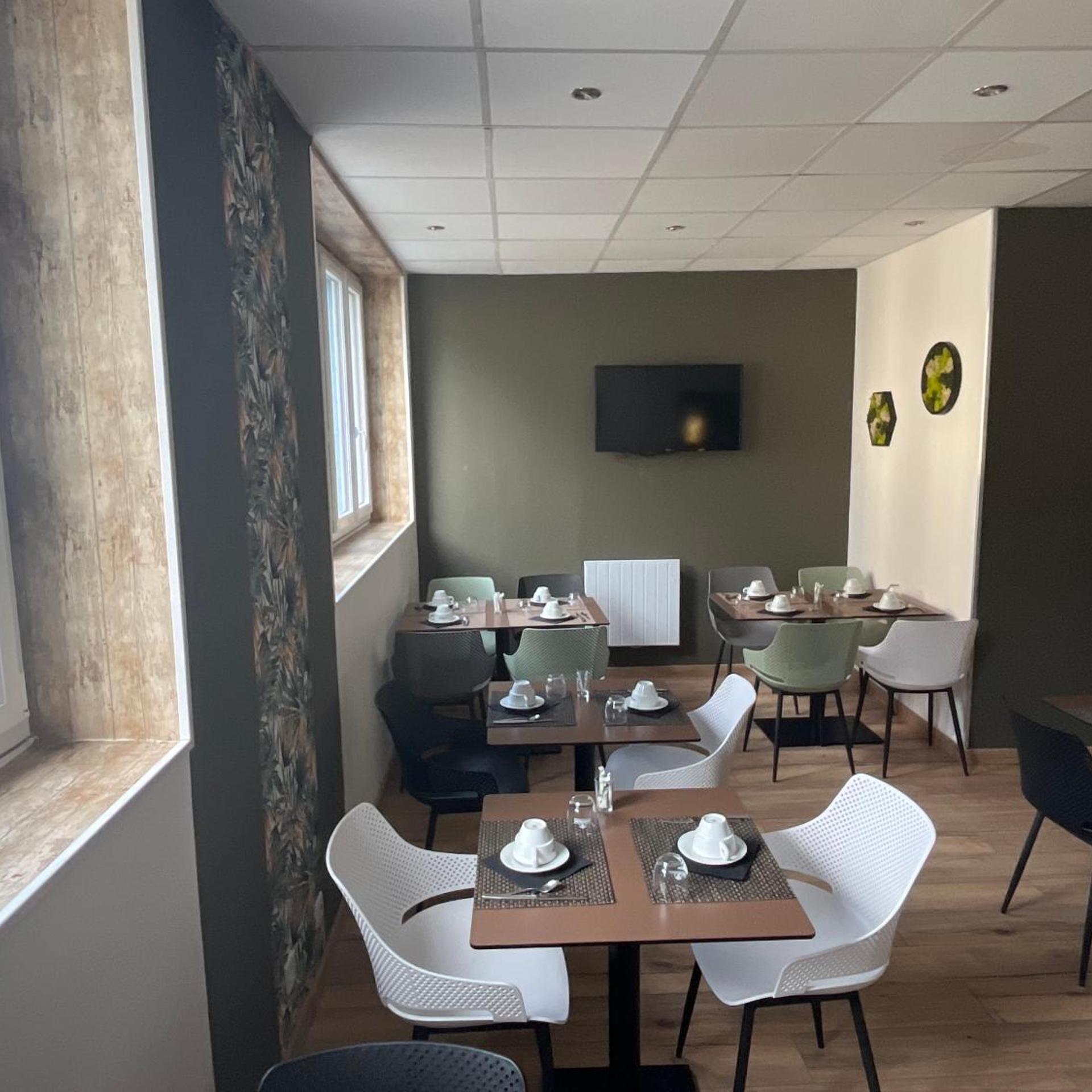 HOTEL LE CYGNE 36/50