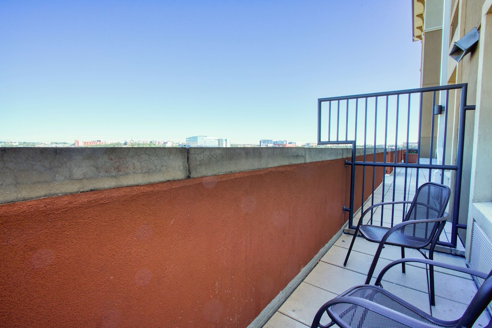 Drury Inn & Suites Near La Cantera Parkway 5/50